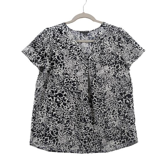 Hilary Radley Printed Blouse Small Black VNeck Short Sleeve Office Lightweight - Picture 10 of 10